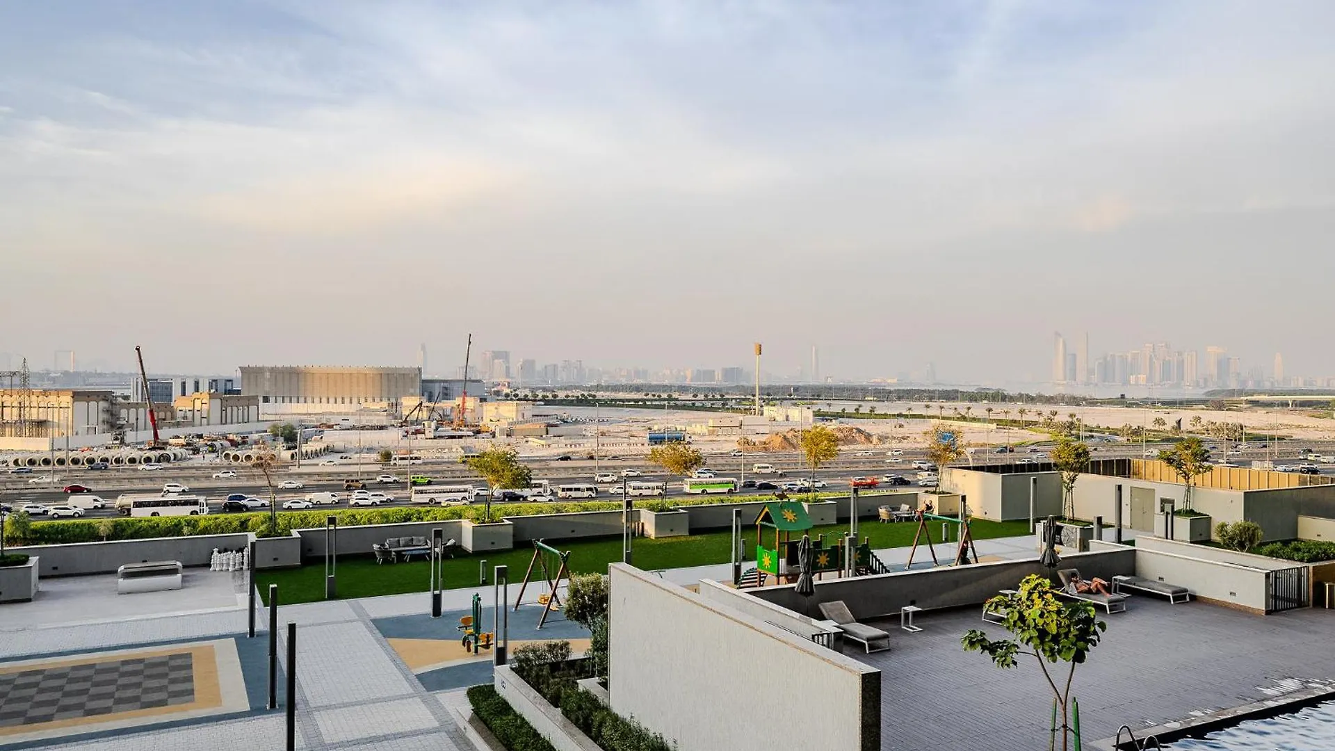 Extravagant 1Bdr Apartment In Mbr City Close To Downtown Dubaj